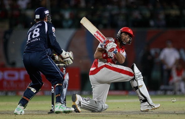 IPL Auction 2019 Yuvraj Singh: 1 करोड़ की बोली के साथ मुंबई इंडियंस से जुड़े युवराज सिंह