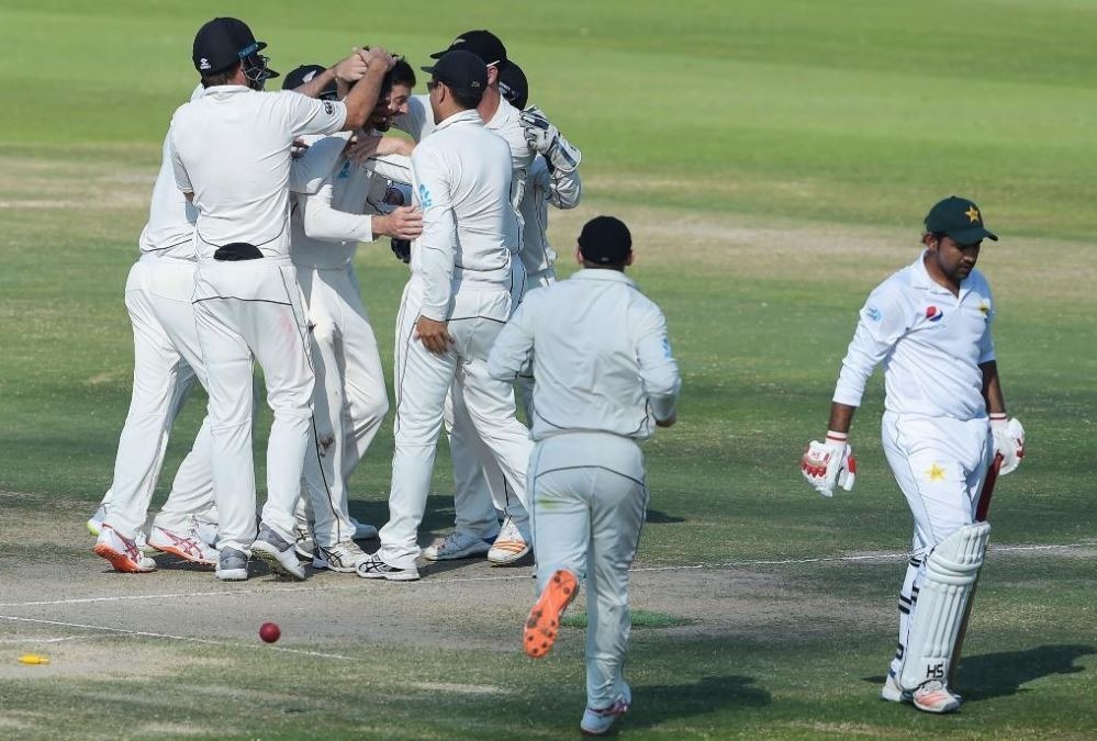 new zealand beat pakistan by 123 runs to win series by 2 1 PAKvNZ: 123 रनों से आखिरी टेस्ट जीत न्यूजीलैंड ने 2-1 से जीती सीरीज