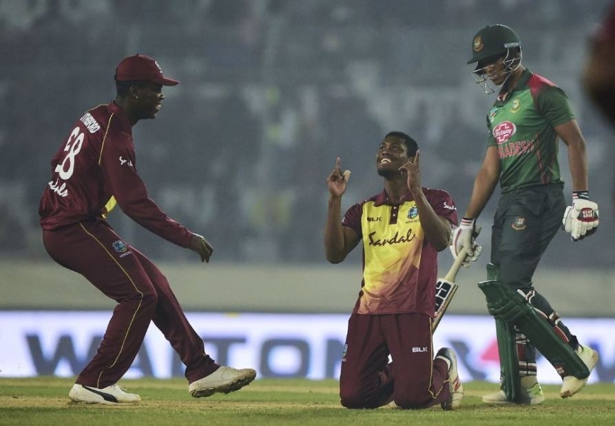 banvswi windies win the match by 50 runs and the series 2 1 BANvsWI: ईवान लुइस की आतिशी पारी और कीमो पॉल की खतरनाक गेंदबाज़ी से वेस्टइंडीज़ ने जीती टी20 सीरीज़