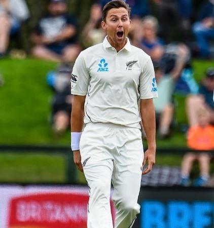 WORLD RECORD: सिर्फ 11 गेंदों में 5 विकेट चटकाकर ट्रेंट बोल्ट ने श्रीलंका को 104 रनों पर किया ढेर