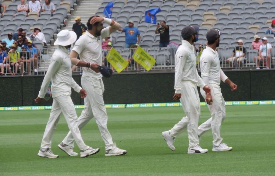 India vs Australia 2nd Test: केएल राहुल और मुरली विजय के फिर फेल होने पर सोशल मीडिया ने लगाई 'क्लास'