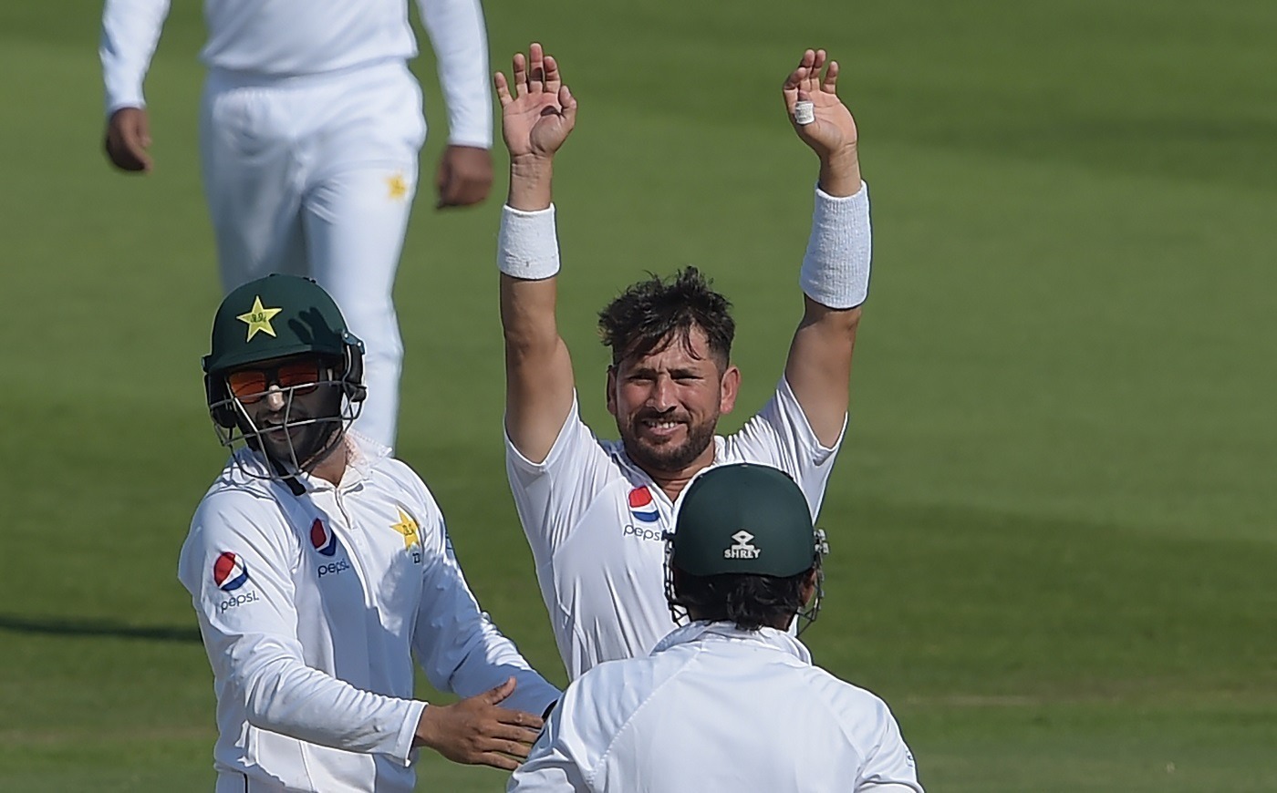 yasir shah fastest to 200 test wickets breaks 82 year record टेस्ट क्रिकेट में सबसे तेज 200 विकेट लेने वाले लेग स्पिनर बने यासिर शाह