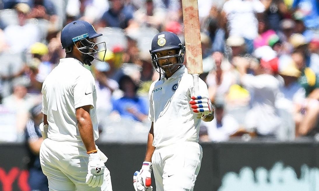 mayank agarwal only 2nd indian make a half century on test debut on australian soil after dattu phadkar ऑस्ट्रेलियाई धरती पर डेब्यू मैच में अर्द्धशतक जड़ने वाले भारत के दूसरे बल्लेबाज बने मयंक अग्रवाल