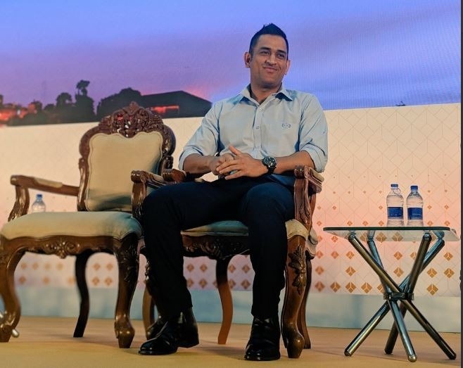 फर्स्ट-क्लास क्रिकेट नहीं खेलने पर टीम इंडिया के स्टार्स की आलोचना पर धोनी ने कही ये बात