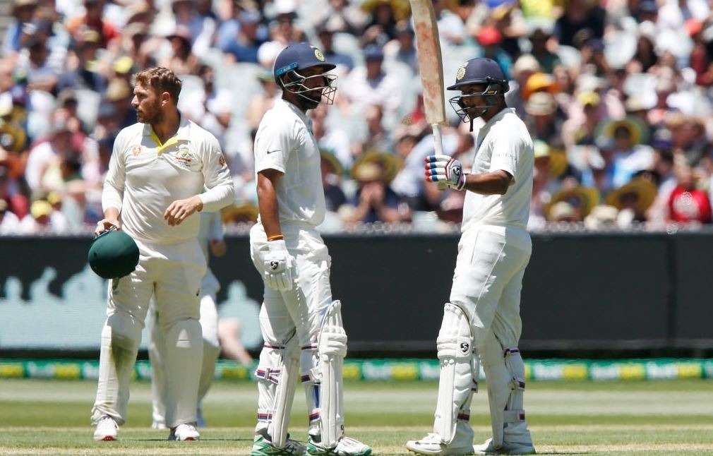 india vs australia 3rd test cheteshwar pujara and virat kohli take india to 2152 at stumps on day 1 of the boxing day test India vs Australia 3rd Test: बॉक्सिंग डे टेस्ट मैच के पहले दिन भारत की ठोस शुरूआत, स्टंप्स तक बनाए दो विकेट पर 215 रन