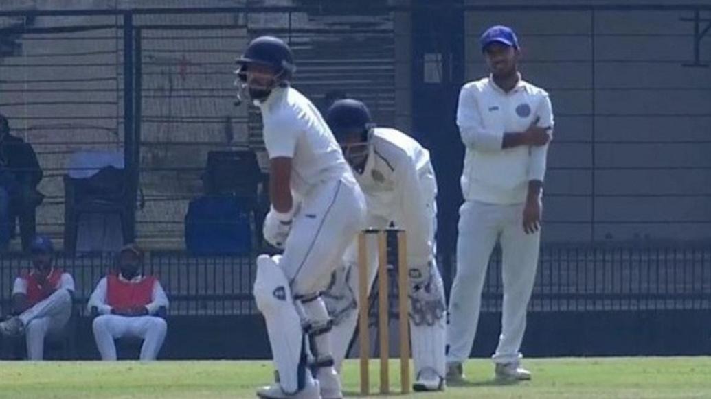 WORLD RECORD: अजय रोहेरा ने फर्स्ट-क्लास क्रिकेट में डेब्यू करते हुए बनाया सबसे बड़ा स्कोर