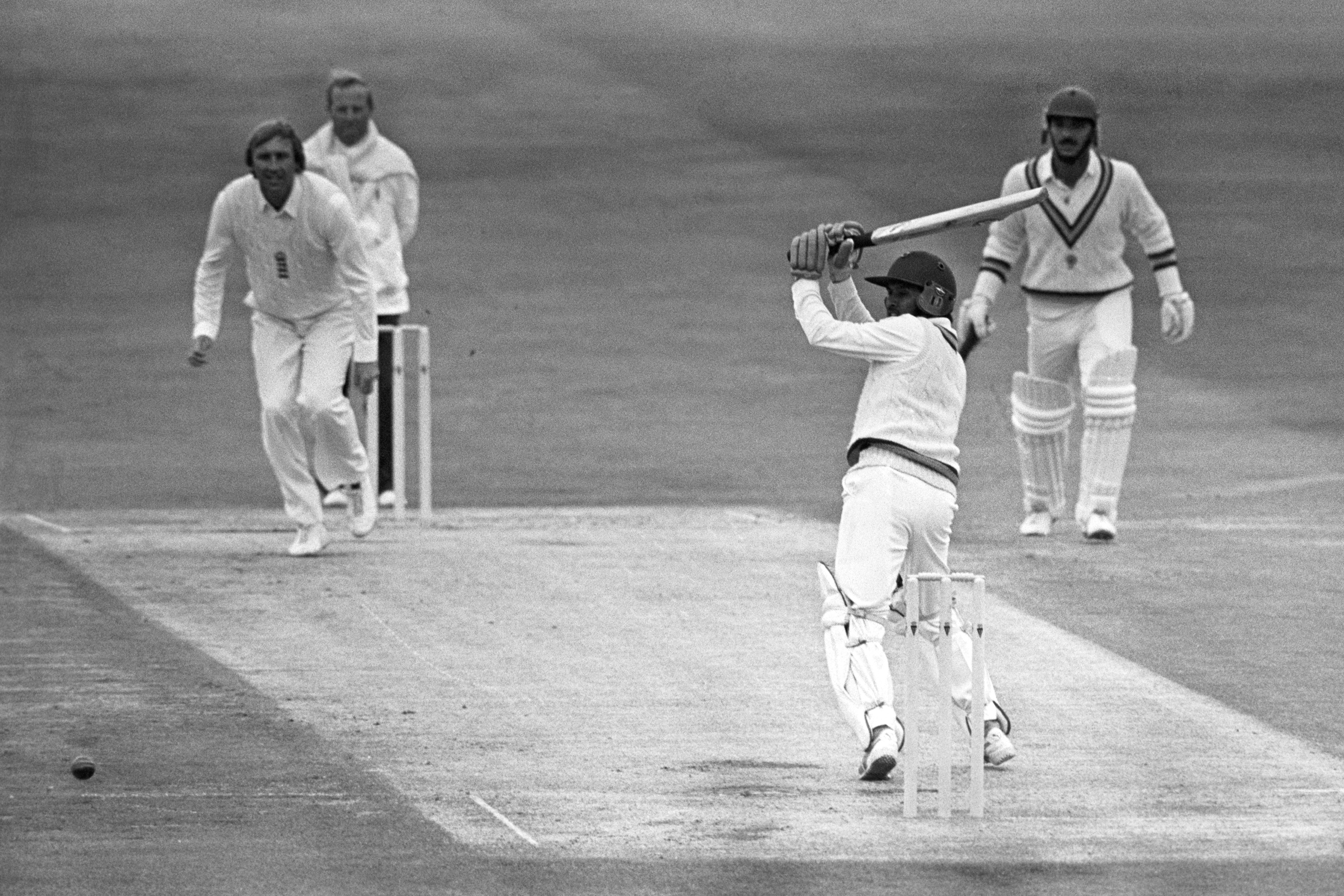 वहीं इस लिस्ट में तीसरा नंबर आता है किरण मोरे का, जिन्होंने 1991 में मेलबर्न में 67 रनों की पारी खेली थी.