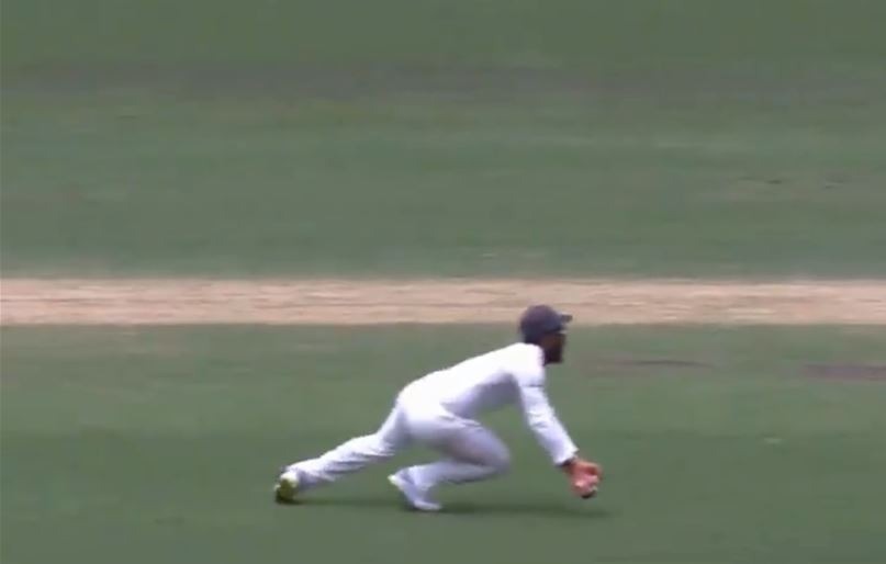 WATCH: गेंदबाज़ों ने दिलाए विकेट लेकिन अजिंक्य रहाणे की कैच ने जीत लिया दिल