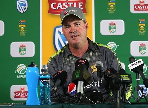 SAvsPAK: मिकी आर्थर बोले, शादाब के चोटिल होने की वजह से सही प्लेइंग इलेवन चुनने में हुई परेशानी