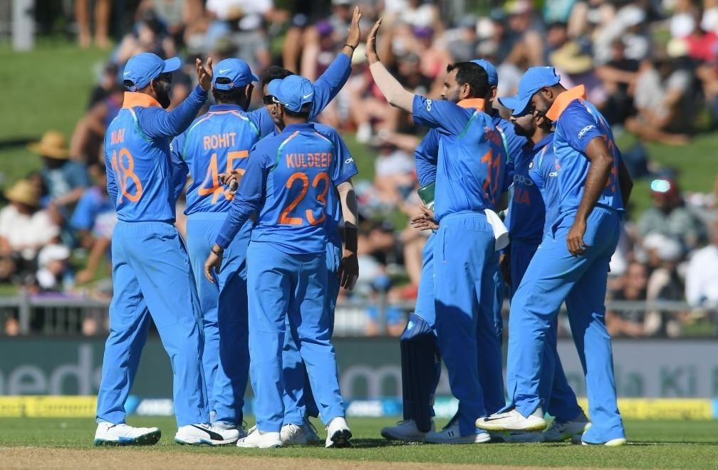 india vs new zealand 1st odi at napier bowlers dhawan take india to comfortable win India vs New Zealand 1st ODI: कुलदीप और धवन के शानदार खेल से भारत ने न्यूजीलैंड को आठ विकेट से हराया