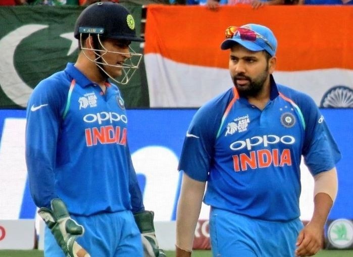 india vs australia rohit sharma said ms dhoni is important part of team धोनी की मौजूदगी हमारे लिए महत्वपूर्ण है: रोहित शर्मा