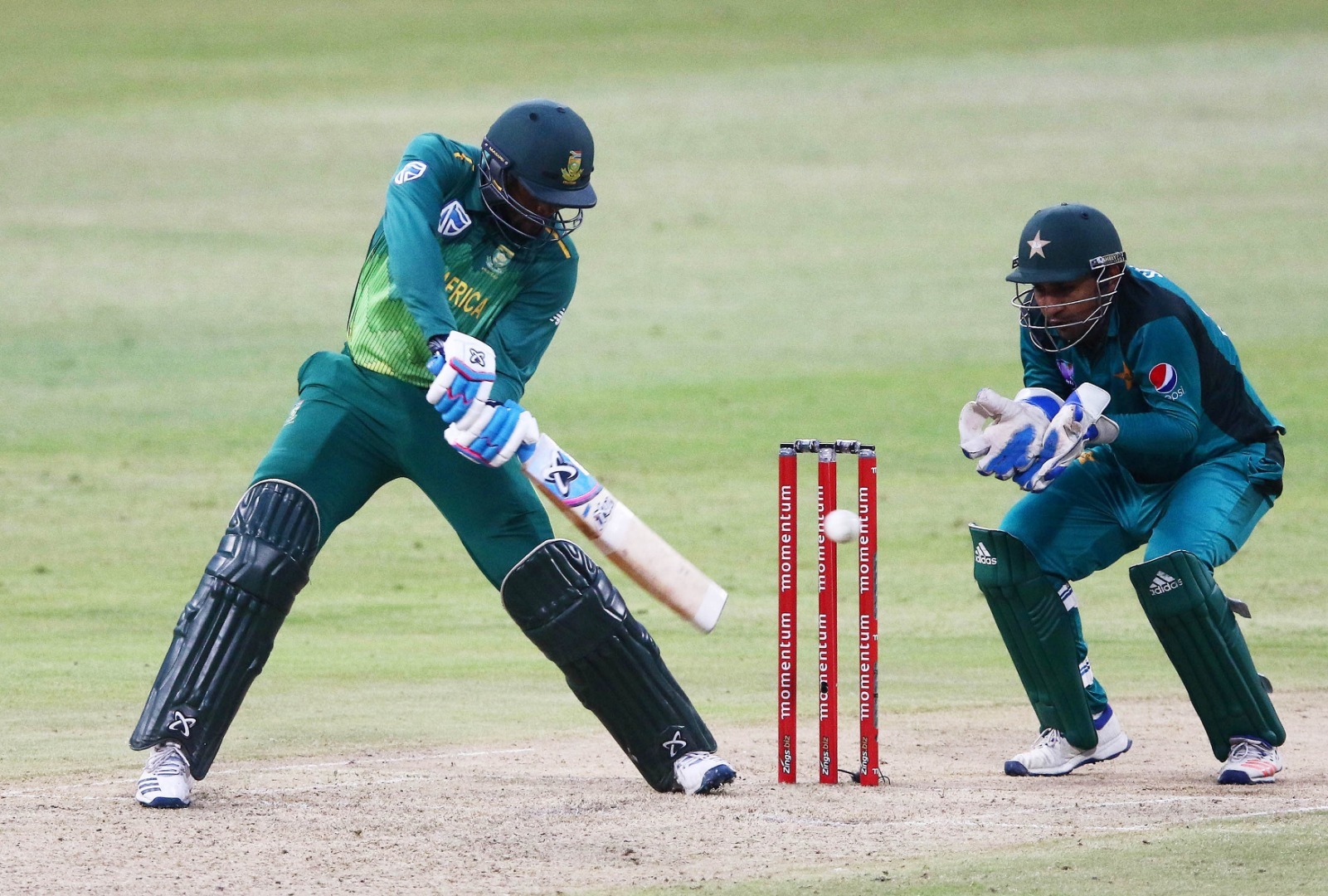 सार्वजनिक रूप से माफी के बावजूद सरफराज पर लगे बैन से PCB को हुई निराशा सार्वजनिक रूप से माफी के बावजूद सरफराज पर लगे बैन से PCB को हुई निराशा