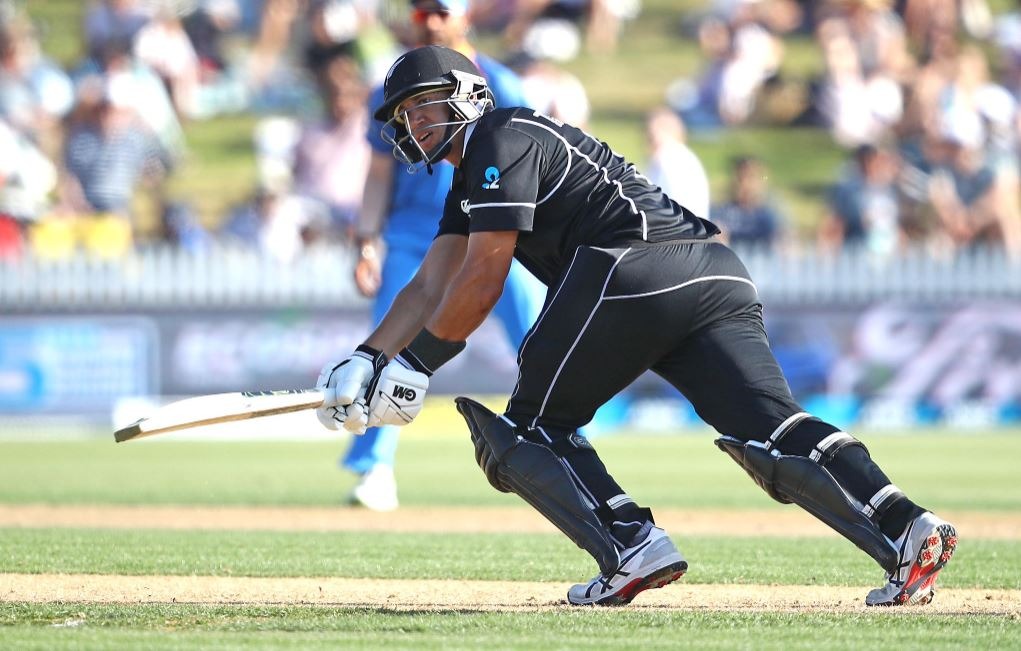 भारत की हार पर वॉन बोले, '100 से कम पर कोई आउट हो सकता है', फैंस ने दिया करारा जवाब