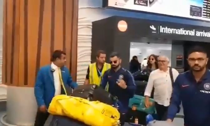 पांच वनडे और तीन टी-20 मैचों की सीरीज के लिए न्यूजीलैंड पहुंची भारतीय टीम