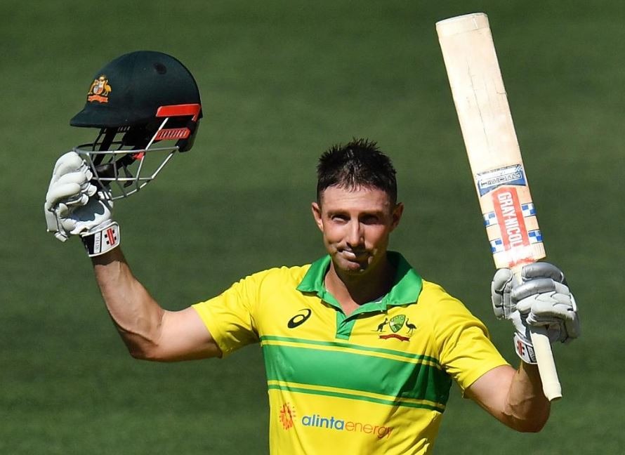 शॉन मार्श के शतक(131 रन) और ग्लेन मैक्सवेल(48 रन) की आतिशी पारी की मदद से ऑस्ट्रेलियाई टीम ने दूसरे वनडे मुकाबले में भारत के सामने 299 रनों का लक्ष्य रख दिया है. एडिलेड क्रिकेट ग्राउंड पर खेले जा रहे दूसरे वनडे मुकाबले में ऑस्ट्रेलिया ने लगातार दूसरे मुकाबले में टॉस जीतकर पहले बल्लेबाज़ी चुनी.