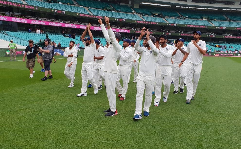 India vs Australia: टीम इंडिया ने ऑस्ट्रेलिया में रचा इतिहास, विराट संग जश्न मनाने मैदान पर पहुंची अनुष्का