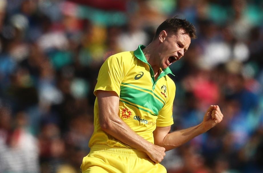 इस लक्ष्य का पीछा करते हुए भारतीय टीम पारी की शुरुआत में ही बिखर गई है, आखिरी अपडेट मिलने तक टीम इंडिया ने शुरुआती सात ओवरों में महज़ 14 रन बनाए हैं जबकि उसके तीन बल्लेबाज़ पवेलियन लौट गए हैं.