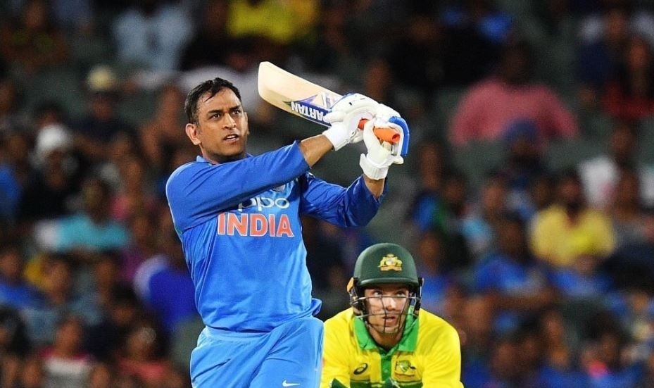 there is blog with factual details of ms dhonis performance to those who thinks dhoni do not fit in indian odi team धोनी का छक्का और आलोचना का कुकुरमुत्ता