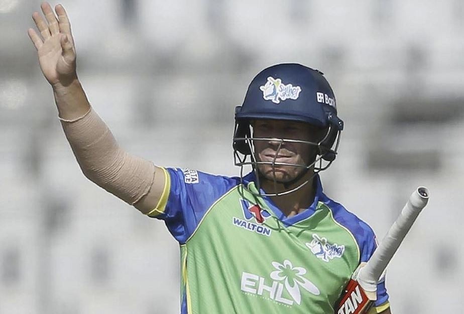 कोहनी में चोट की वजह से BPL से बाहर हुए डेविड वॉर्नर