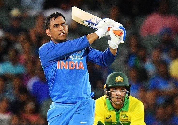 ms dhoni become the oldest indian to win odi player of the series award सबसे ज्यादा उम्र में मैन ऑफ द सीरीज का खिताब जीतने वाले भारतीय बने एम एस धोनी