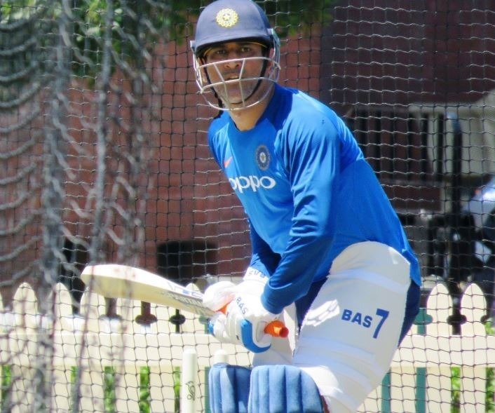 team india star ms dhoni shikhar dhawan and more participate in optional training session ahead of the 1st odi against australia India vs Australia: वनडे सीरीज़ की तैयारी के लिए एमएस धोनी ने की एमसीजी में प्रेक्टिस