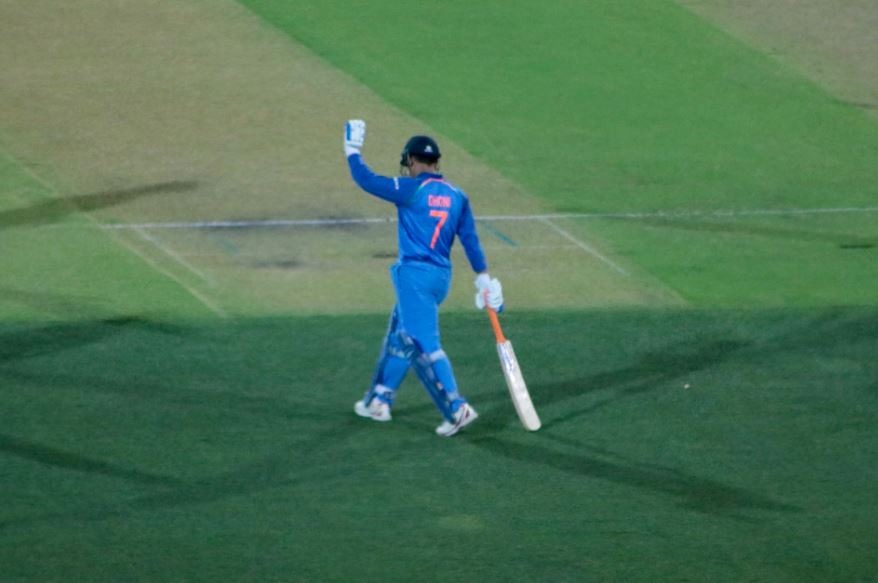 RECORD: आज ऑस्ट्रेलिया में इतिहास रच सचिन-विराट की लिस्ट में शामिल होंगे एमएस धोनी