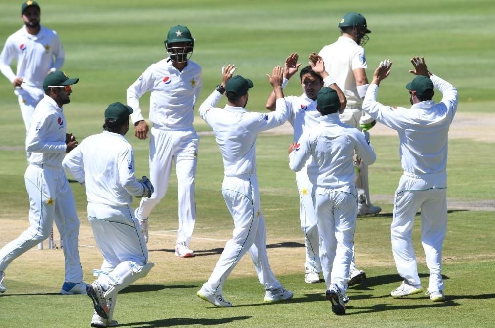 savspak spirited performance from pakistans bowlers in the evening session limited the hosts to 262 SAvsPAK: दक्षिण अफ्रीका को 262 रन पर रोकने के बाद पाकिस्तान की खराब शुरुआत