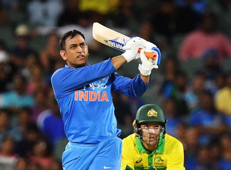 दूसरे वनडे में 54 रन की नाबाद पारी खेलने वाली धोनी ने एक बार फिर से साफ कर दिया है, आखिर क्यों उन्हें वनडे क्रिकेट के बेस्ट फिनिशियर्स में से एक कहा जाता है.