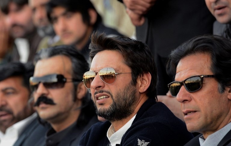 पुलवामा हमला: शाहिद अफरीदी ने किया इमरान खान के बयान का समर्थन shahid afridi supports pakistani pm imran khan on pulwama attack पुलवामा हमला: शाहिद अफरीदी ने किया इमरान खान के बयान का समर्थन