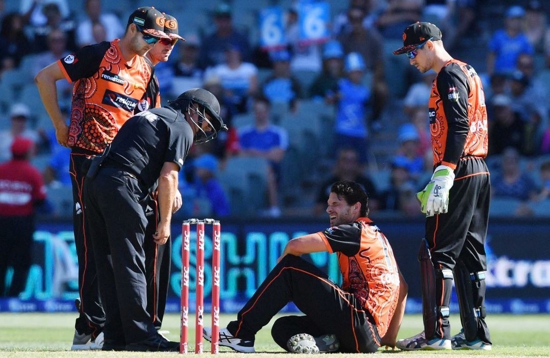 नाथन कुल्टर नाइल को बीबीएल मैच के दौरान आया चक्कर