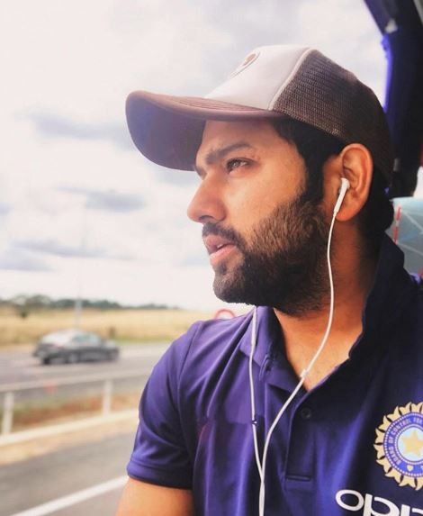 न्यूजीलैंड से लौटते ही बेटी समायरा को रोहित शर्मा ने मिलाया पूरी दुनिया से