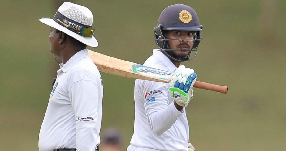 जी हां, श्रीलंका में खेले फर्स्ट-क्लास मुकाबले में युवा बल्लेबाज़ एंजेलो परेरा ने मैच की दोनों पारियों में दोहरे शतक जमाकर इतिहास रच दिया है.