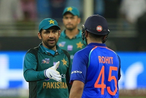 sarfraz ahmed opens up on india vs pakistan world cup match says pakistan never mix sports and politics पुलवामा हमले के बाद क्रिकेट को निशाना बनाना निराशाजनक: सरफराज अहमद