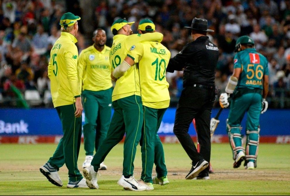 south africa vs pakistan 1st t20i du plessis hendricks end pakistan winning streak SA vs PAK: साउथ अफ्रीका ने पहले टी-20 मुकाबले में पाकिस्तान को 6 रन से हराया