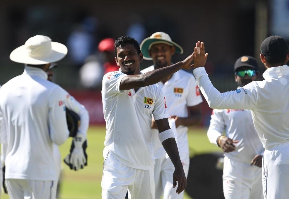 2nd Test South Africa vs Sri Lanka: दक्षिण अफ्रीका को 222 रनों पर समेटने के बाद श्रीलंका ने गंवाए 3 विकेट