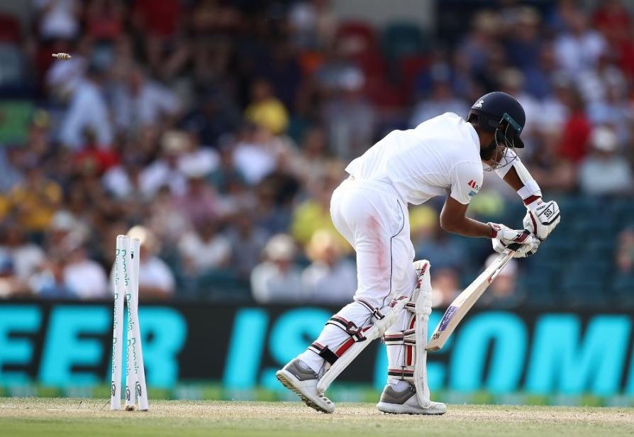 जहां एक तरफ श्रीलंकाई टीम अंतराष्ट्रीय क्रिकेट में इस समय मुश्किल से गुज़र रही है, ऑस्ट्रेलिया ने 2-0 से इन्हें हराकर सीरीज़ पर अपना कब्ज़ा जमा लिया है.