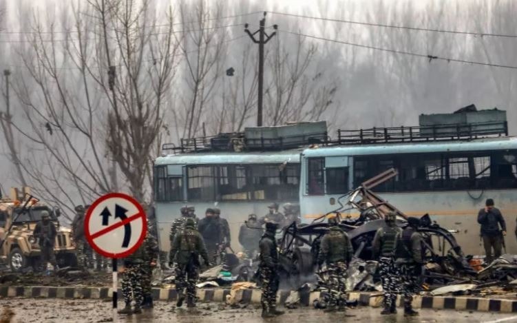 अब हुर्रियत नेताओं पर निकला गौतम गंभीर का गुस्सा, बीजेपी से की बड़ी मांग