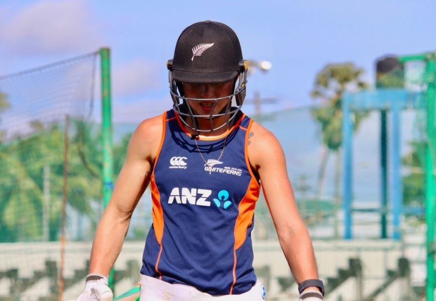 ind women vs nz women bernadine bezuidenhout has been ruled out of the t20i series against india after fracturing her finger at training IND Women vs NZ Women: कीवी महिला विकेटकीपर बेज़ाइडनहौट टी-20 सीरीज से बाहर