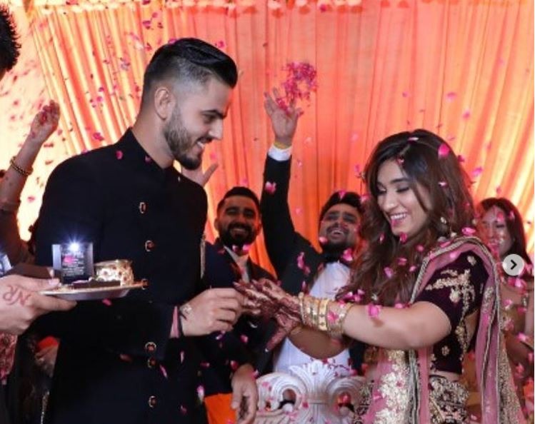 नीतीश ने बीते सोमवार को अपनी गर्लफ्रेंड साची मारवाह के साथ सात फेरे लिए.