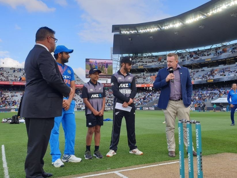 2nd t20 india vs new zealand new zealand win the toss and elect to bat first in the 2nd t20i 2nd T20 India vs New Zealand: न्यूज़ीलैंड की पहले बल्लेबाज़ी, बिना बदलाव के उतर रहा है भारत