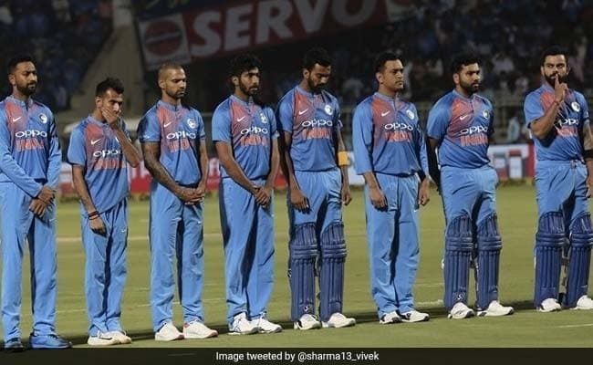 WATCH India vs Australia: शहीदों को श्रद्धांजलि देते वक्त शोर मचाते फैंस को विराट कोहली ने करवाया चुप