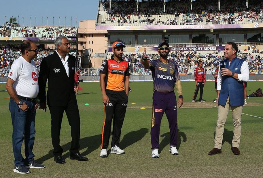 kkr vs srh ipl t20 2nd match toss kolkata knight riders vs sunrisers hyderabad latest news IPL 2019, KKR vs SRH: कोलकाता के कप्तान दिनेश कार्तिक ने जीता टॉस, हैदराबाद की बल्लेबाज़ी