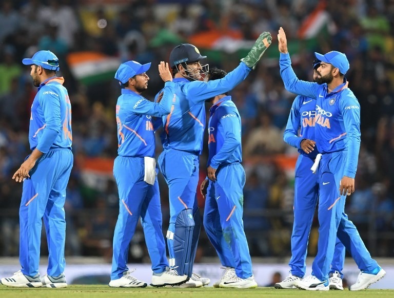 IND vs AUS 2nd ODI: रोमांचक मुकाबले में भारत ने ऑस्ट्रेलिया को 8 रन से हराकर सीरीज में बनाई 2-0 की बढ़त ind vs aus 2nd odi8 india cricket team beat australia in 2nd odi by 8 runs IND vs AUS 2nd ODI: रोमांचक मुकाबले में भारत ने ऑस्ट्रेलिया को 8 रन से हराकर सीरीज में बनाई 2-0 की बढ़त