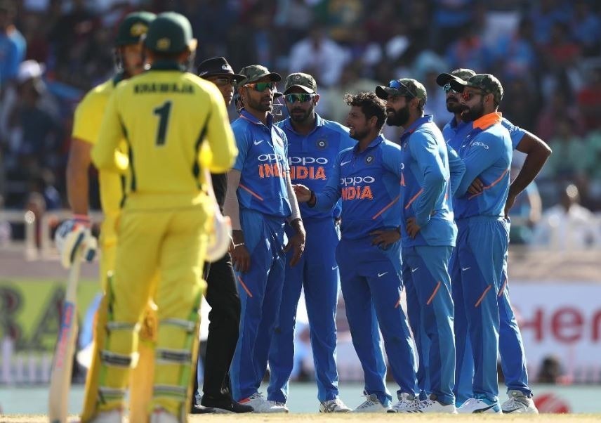 3rd ODI India vs Australia: अंतिम 10 ओवरों में भारतीय गेंदबाज़ों ने वापसी कर ऑस्ट्रेलिया को 313 रनों पर रोका