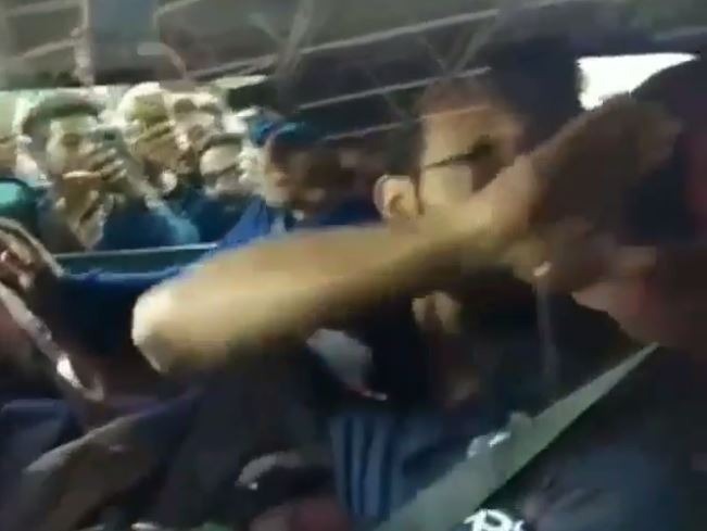 WATCH: जाधव और पंत के साथ अपनी 'हमर' में राइड पर निकले धोनी