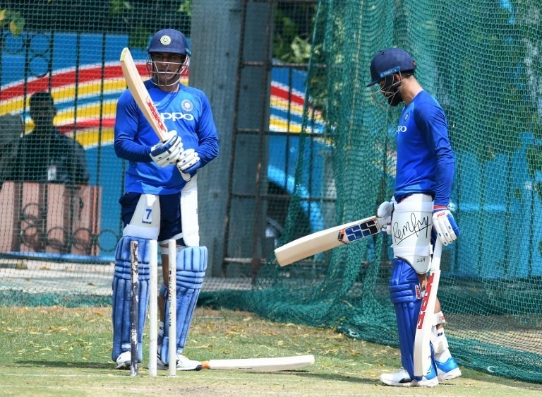 IND vs AUS: नेट प्रैक्टिस के दौरान चोटिल हुए महेंद्र सिंह धोनी