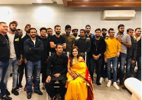 सिर्द्धाथ कौल के इस रिसेप्शन पार्टी में भारतीय क्रिकेट टीम के सभी खिलाड़ियों ने शिरकत की.
