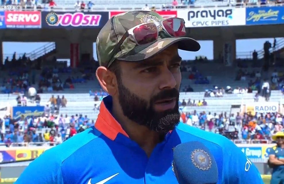 3rd ODI India vs Australia: टॉस जीतकर भारत की गेंदबाज़ी, पुलवामा शहीदों को श्रद्धांजलि देने के लिए जवानों की कैप पहनकर उतरे खिलाड़ी