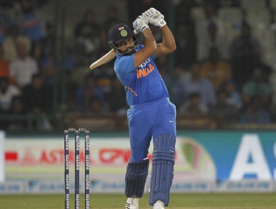 RECORD India vs Australia: 'दादा' के रिकॉर्ड की बराबरी कर रोहित शर्मा ने पूरे किए 8000 वनडे रन