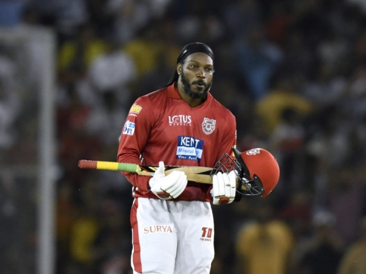 ipl 2019 chris gayle surpasses srhs david warner to become fastest batsman to 4000 ipl runs IPL 2019: आईपीएल में सबसे तेज चार हजार रन पूरा करने वाले बल्लेबाज बने क्रिस गेल